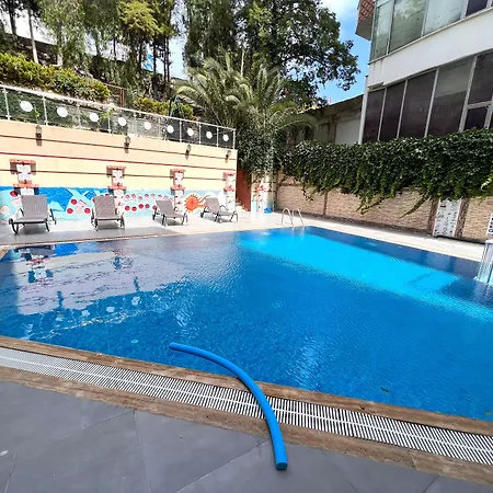 Hotel Saturn Kusadasi