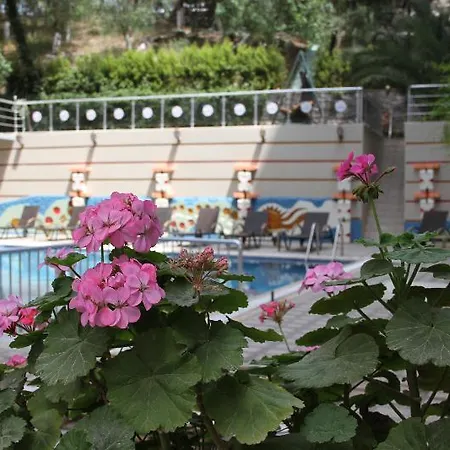 Saturn Hotel Kusadasi