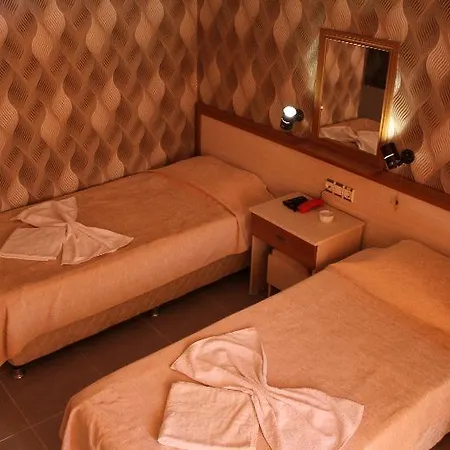 Saturn Hotel 3*