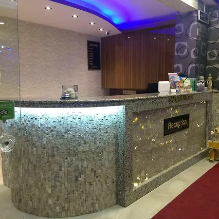 Hotel Saturn