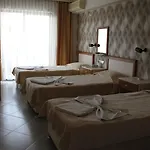 Hotel Saturn 3*