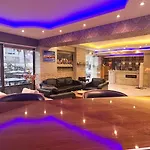 Hotel Saturn