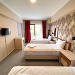 Hotel Saturn