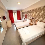 Hotel Saturn
