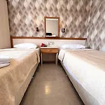 Hotel Saturn