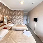 Hotel Saturn 3*