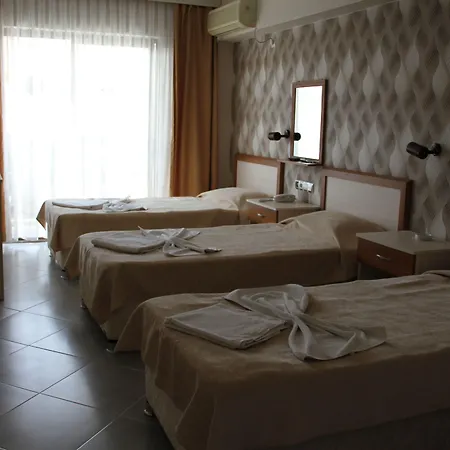Hotell Saturn 3*