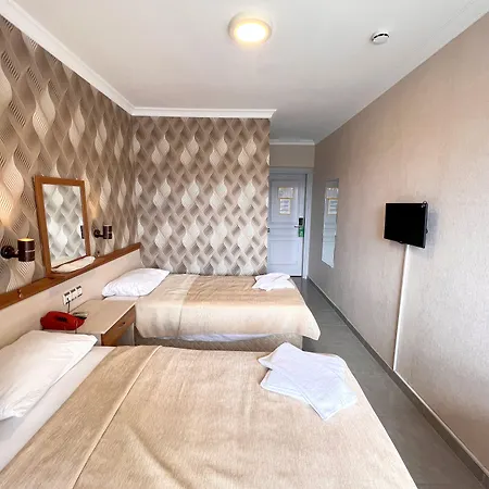 Hotell Saturn 3*