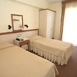 Saturn Otel Kuşadası